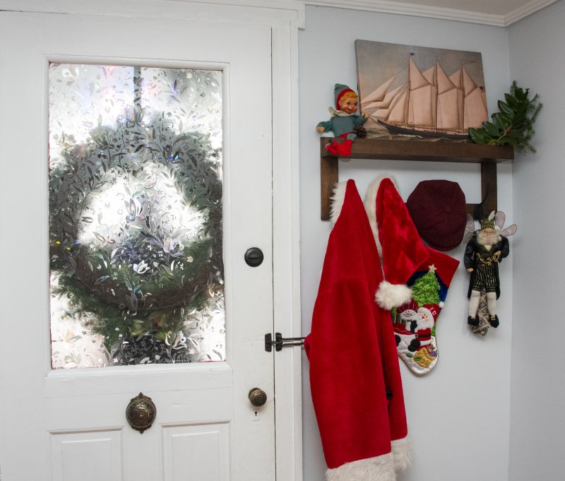 Santa is in the house at Peggy and Ed Duckworth’s Mulberry Street home.